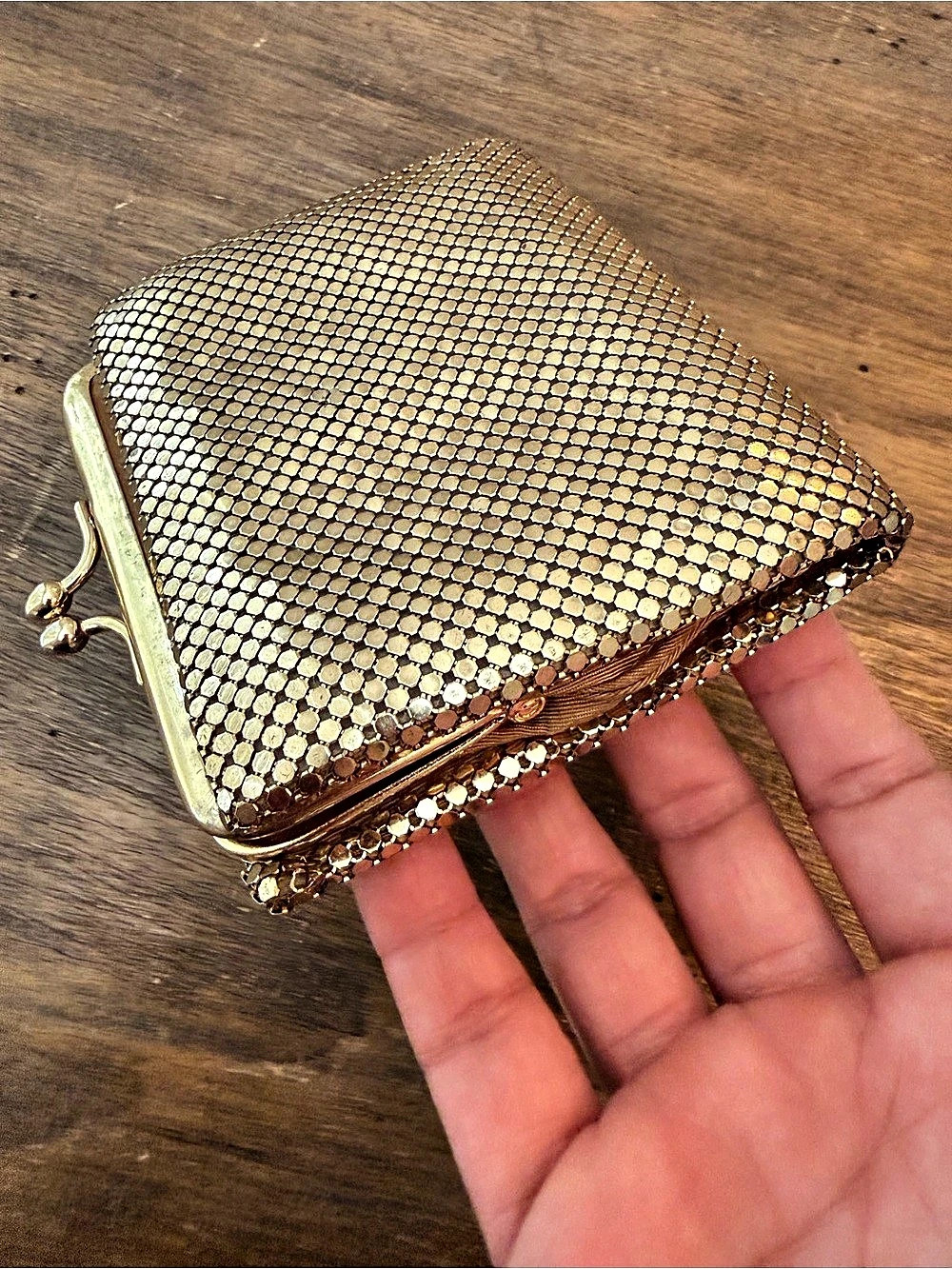 80s Vintage Gold Mesh Kiss-Lock Wallet Whiting & Davis gold-tone metal mesh